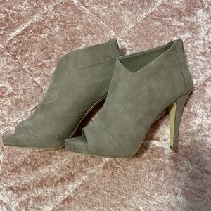 Elegant Gray Women's Peep-Toe Heels